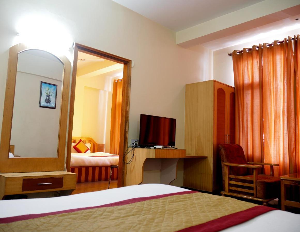 New Ambika International Mall Road Hotel Манали Экстерьер фото