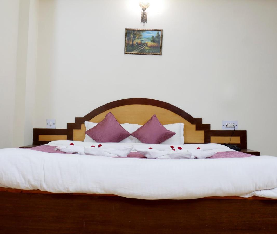 New Ambika International Mall Road Hotel Манали Экстерьер фото