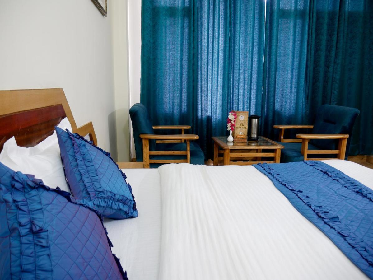New Ambika International Mall Road Hotel Манали Экстерьер фото