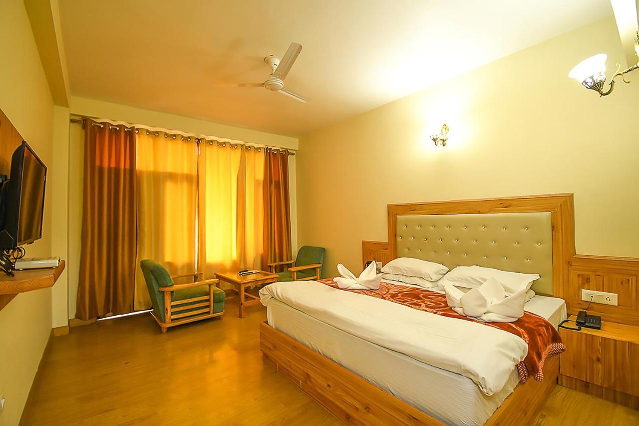 New Ambika International Mall Road Hotel Манали Экстерьер фото